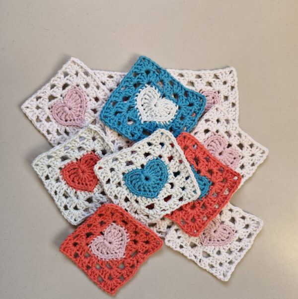 Haakpatroon granny Square hartje - Afbeelding 7
