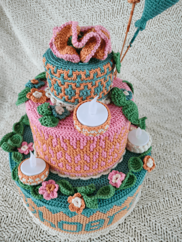 Haakpatroon Hoera overlay crochet feesttaart - Haak mee met Saar - Afbeelding 6