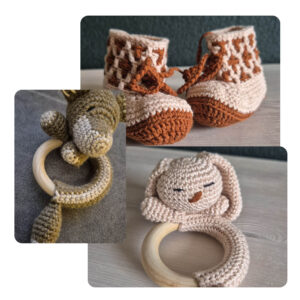 Haakpatroon Cosy babyset Rammelaar en slofjes